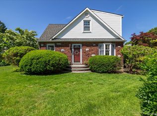 200 Van Buren Street, Centerport, NY 11721