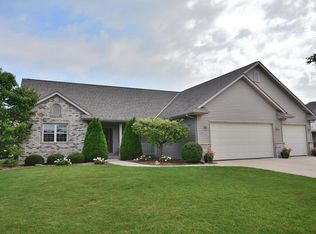 N101W17354 Tanglewood Dr, Germantown, WI