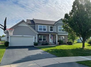 172 Brookhaven Ct, Sugar Grove, IL 60554