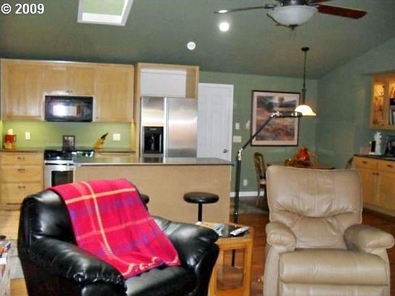 3590 HIckory Ave., Eugene