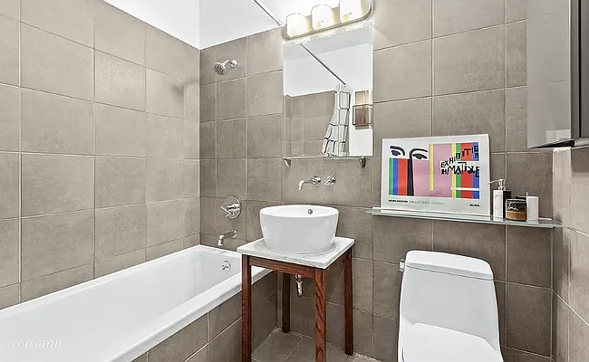 Sold by Brick&Mortar | media 16