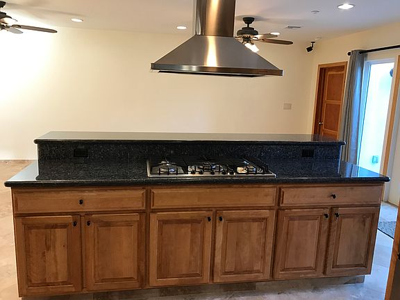 Kitchen Island/Range