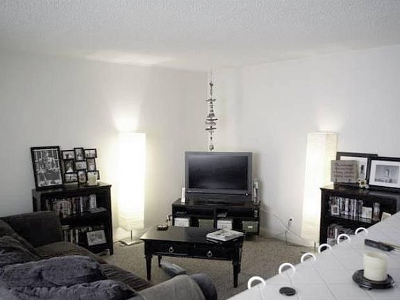 2nd image of 322 7th St APT A
