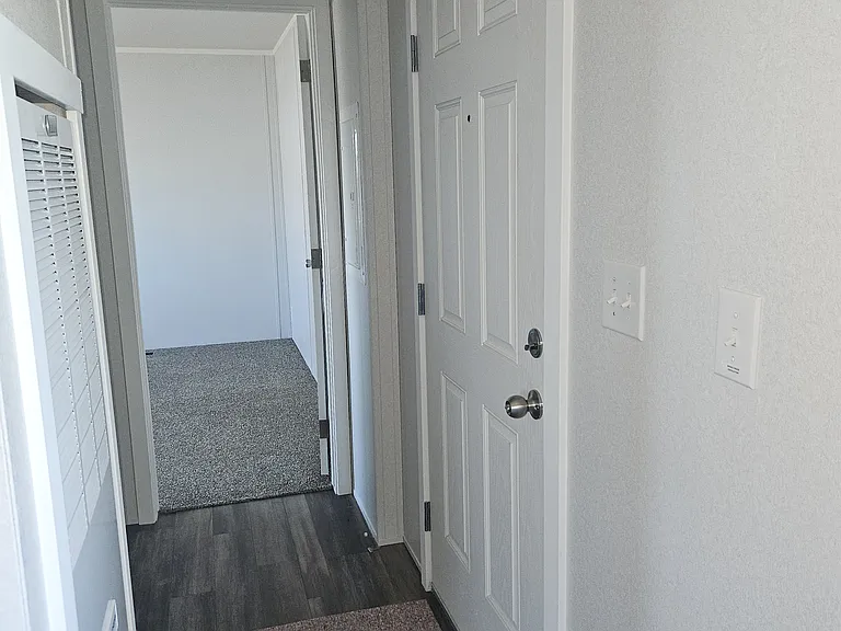 200 W Hawthorne St #114 — Photo 4