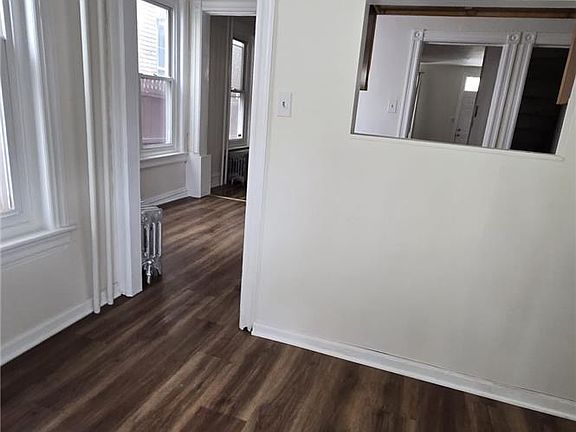 4th image of 630 N 4th St