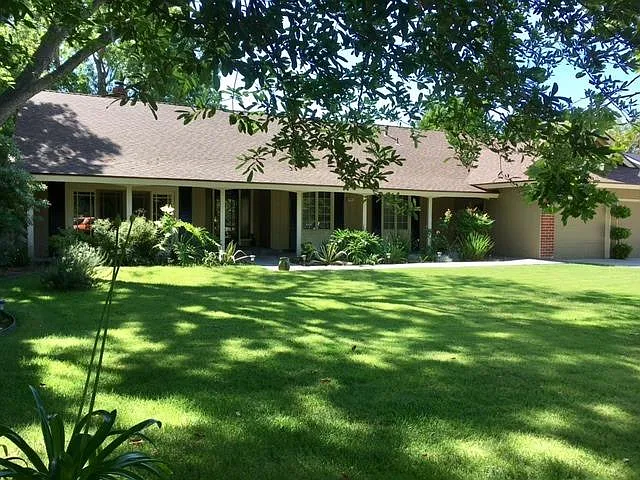 6043 N Pleasant Ave photo 1