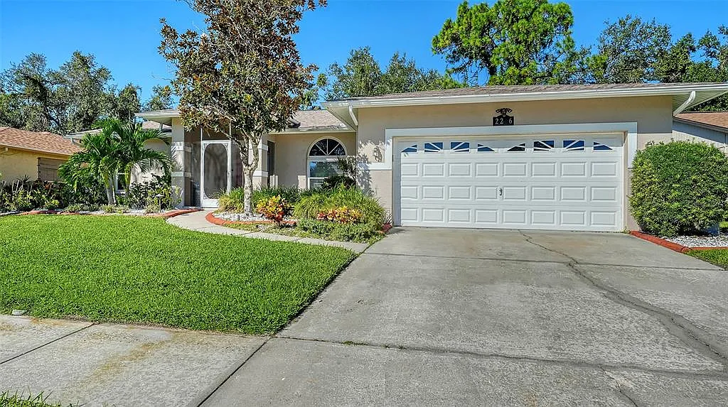 3 bed, 2.0 bath, 1884 sqft, $6,500 — Photo 1