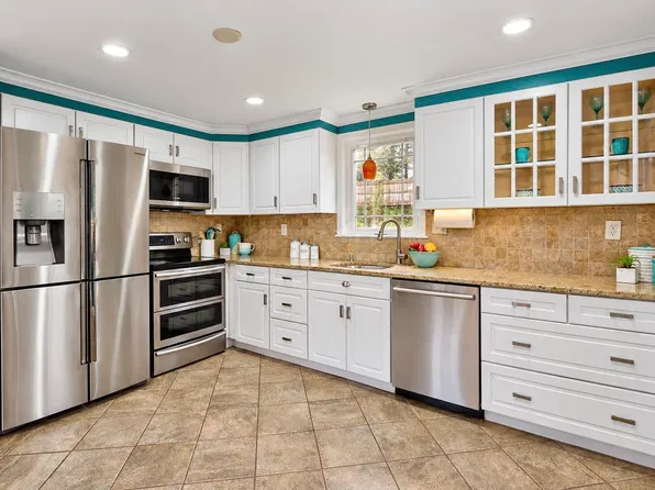 13 Winslow Rd, Sharon, MA 02067