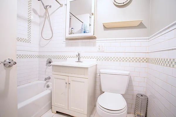 Rented by Compass | media 24