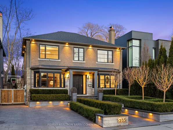 215 Lonsmount Dr, Toronto, ON M5P 2Y6