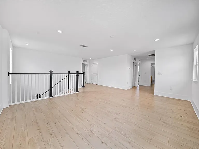 1694 Pinecliff Dr — Photo 38