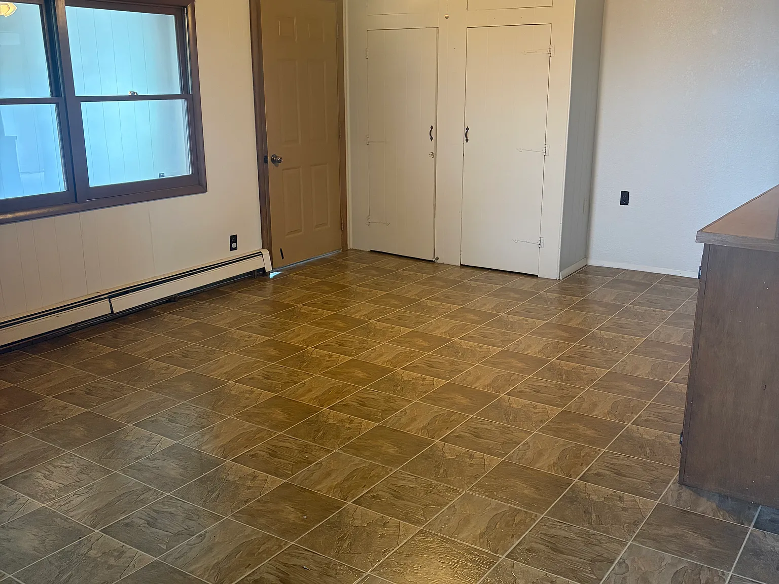 3 bed, 2500 sqft, $1,200 — Photo 4