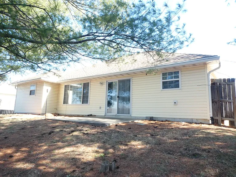 2314 Lichfield Dr — Photo 15