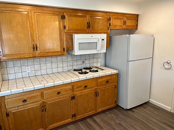 Kitchen - Stove, Ovens, Microwave, and Refrigerator