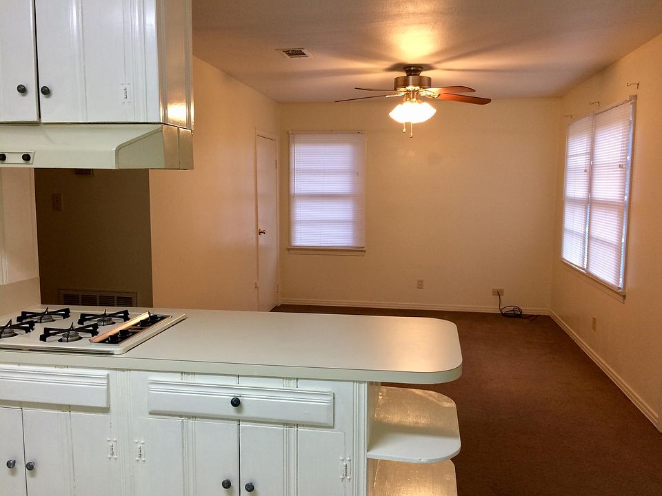 2nd image of 101 Duncan Cir