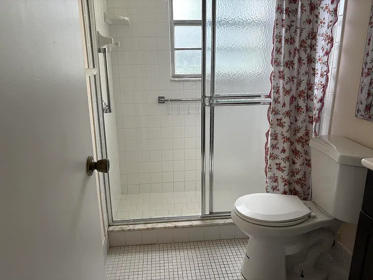 186 Dorset E — Photo 10