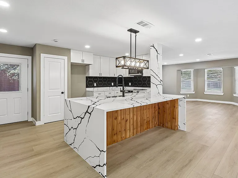 10711 Cromwell Dr — Photo 19
