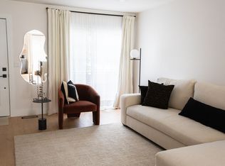 1387 Paddle Wheel Ln #1, Rochester Hills, MI 48306