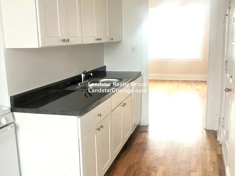 3050 W Berteau Ave #3 — Photo 15