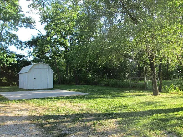 1611 N Dozier Station Rd — Photo 6