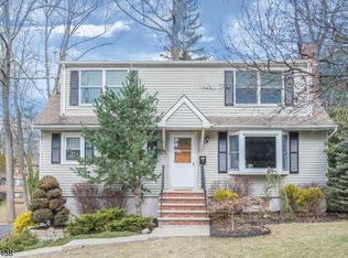 12 Fairview Ter, Wayne, NJ 07470