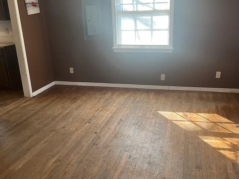 4202 Sherwood Ave — Photo 6