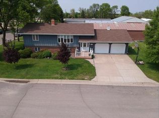 160 Ash Ave, Bird Island, MN 55310