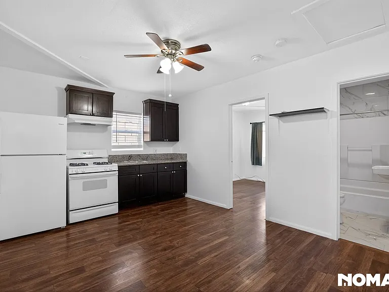 7705 Babcock Ave — Photo 13