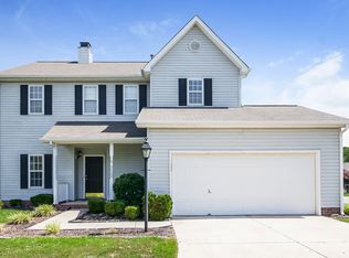 3924 Huntmeadow Dr, Charlotte, NC 28269