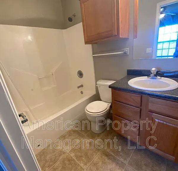 4716 NE Wisconsin St — Photo 6