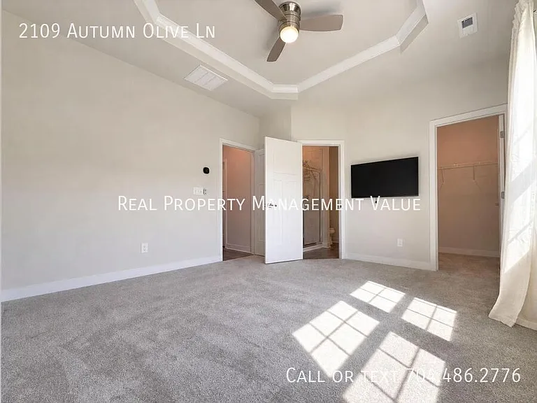 2109 Autumn Olive Ln — Photo 12