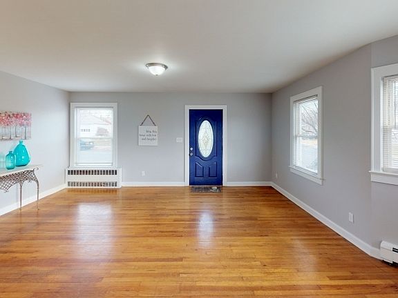 5th image of 305 Highland Pl