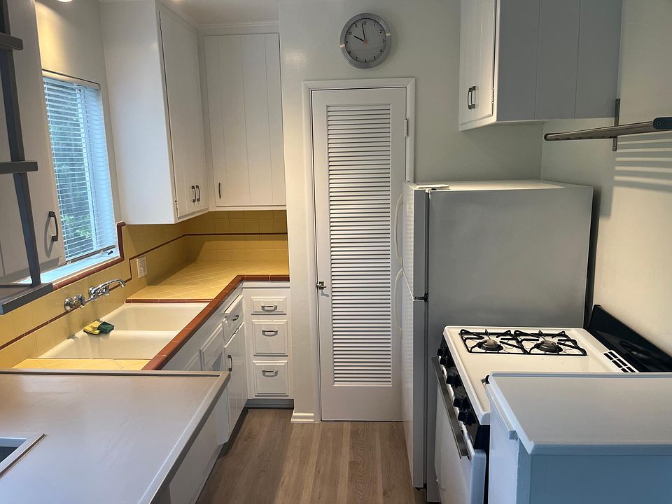 1st image of 3351 Primera Ave #3