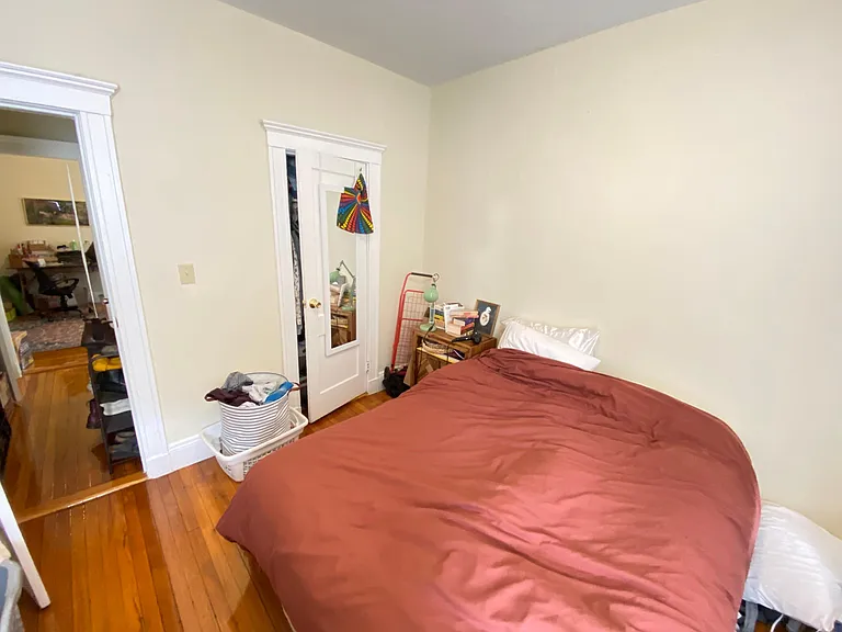 61 Woodstock Ave — Photo 6