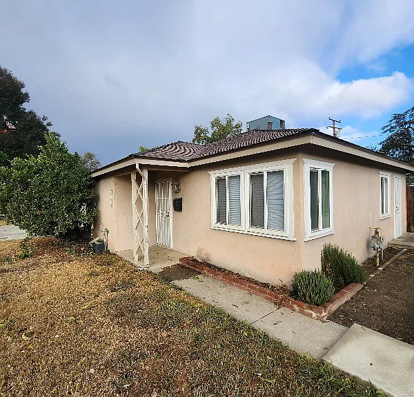 220 W Feemster Ave — Photo 15