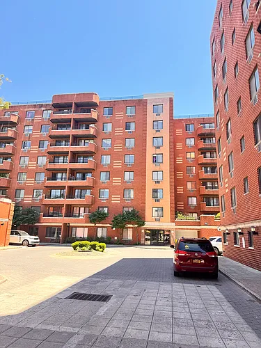 13702 Northern Blvd Photo 1