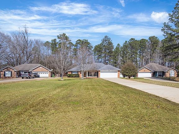 3rd image of 7192 Village Loop