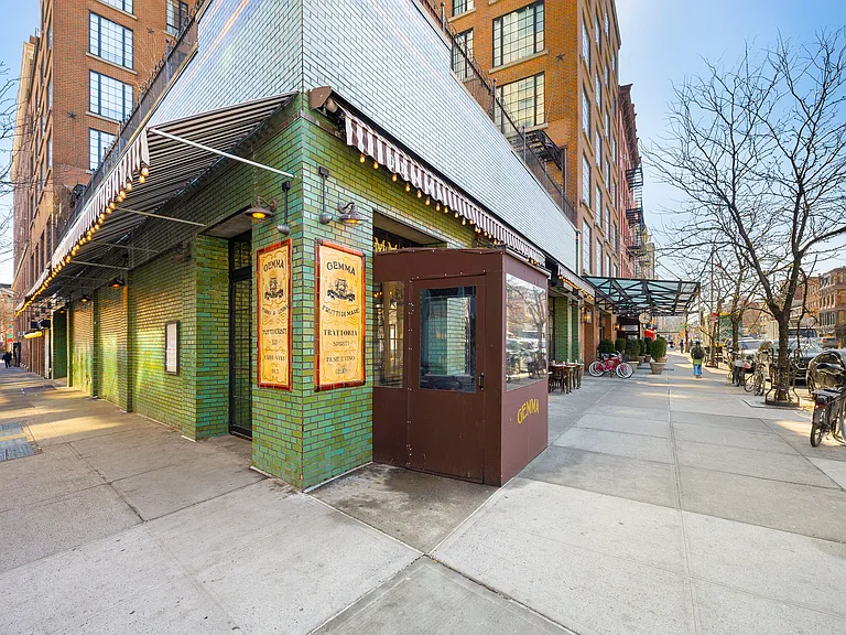 236 E 5th St #5H — Photo 12