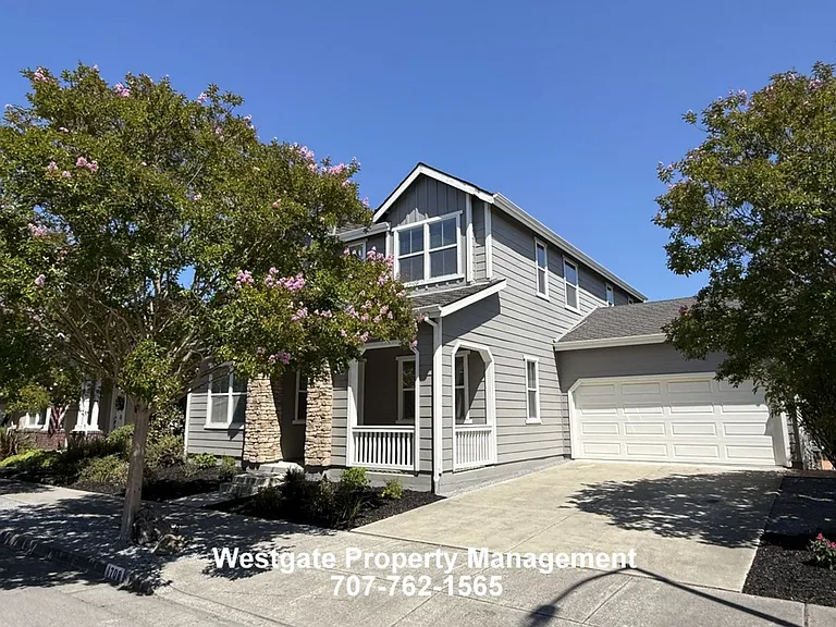 1708 Southridge Dr — Photo 3