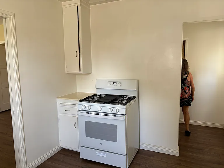 222 Avenue C — Photo 15