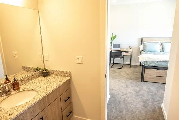 412 E Healey St #310 — Photo 15