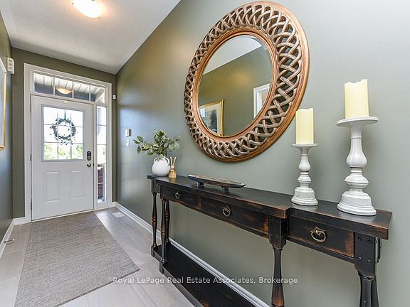 4th image of 4 Abelia St