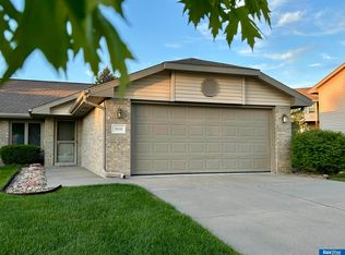 8014 Arrow Ridge Rd, Lincoln, NE 68506