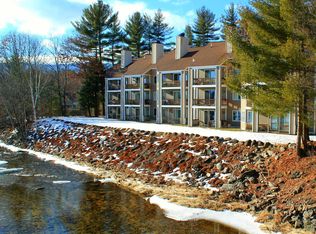 20 Crossing Dr #202, Woodstock, NH 03293