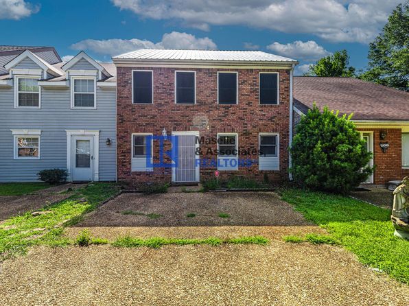 394 Brookwood Lake Pl