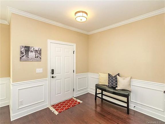 3rd image of 3133 Gilroy Dr