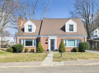 17 Vose St, Ansonia, CT 06401