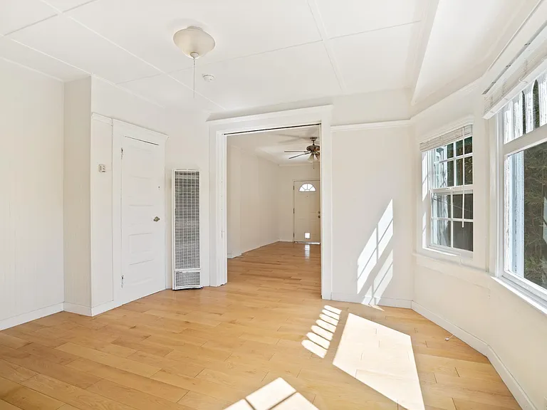 29 Brooks Ave #B — Photo 16