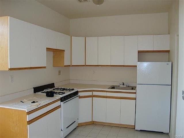 1st image of 162 McLean Ave APT 4C