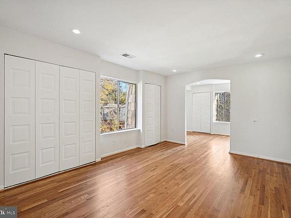5th image of 10855 Deborah Dr